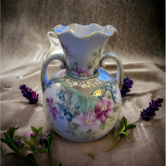 Beautiful Porcelain Nippon Vase - Picture 6 of 12